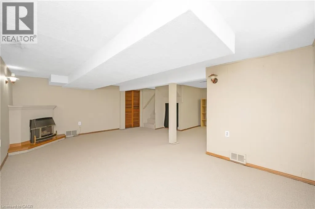 2067 MAPLEWOOD Drive