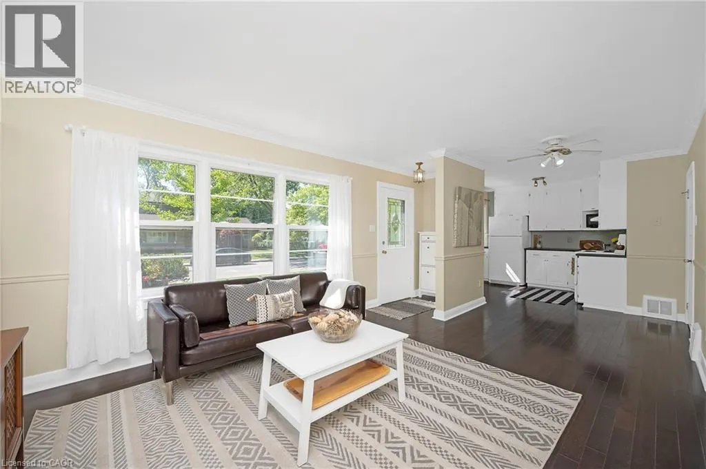 2067 MAPLEWOOD Drive