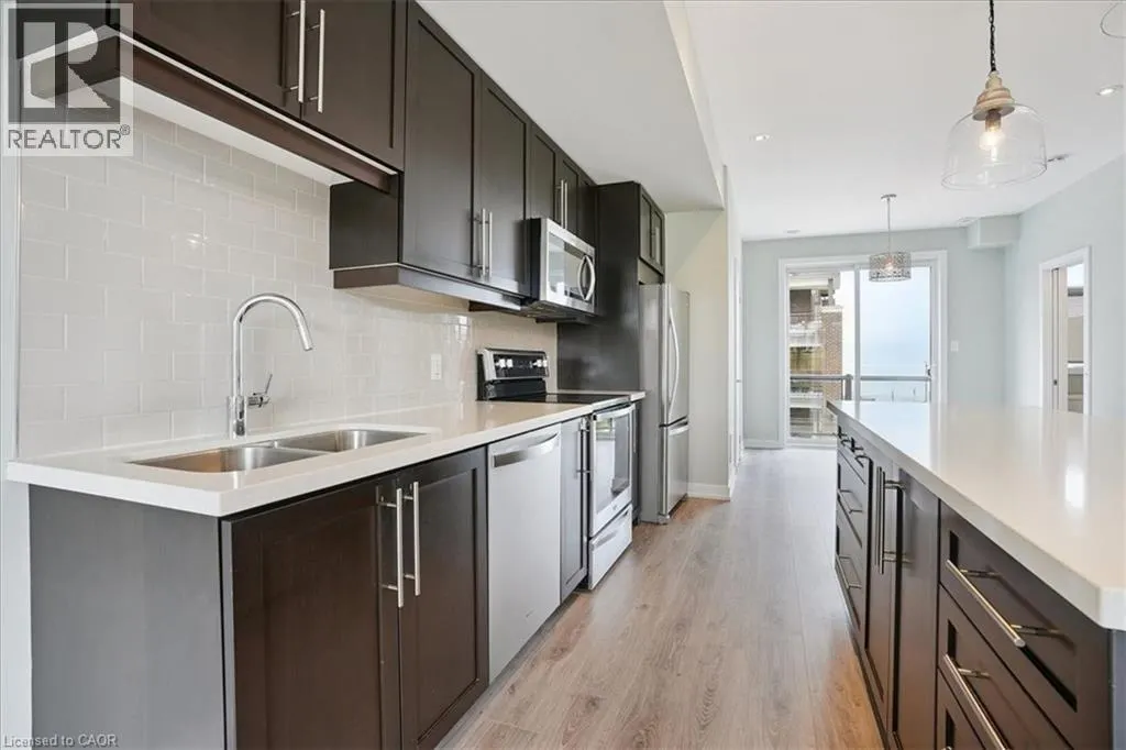 5 ESPLANADE Lane
