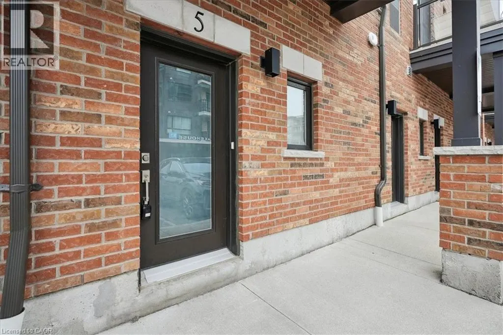 5 ESPLANADE Lane