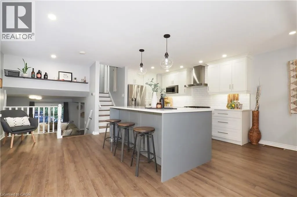 7 CAPRICE Court