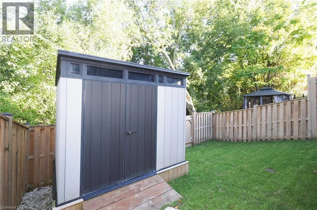 7 CAPRICE Court