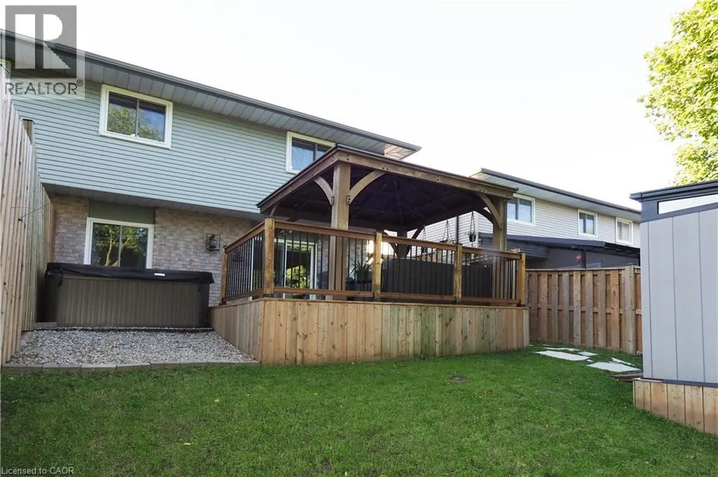 7 CAPRICE Court