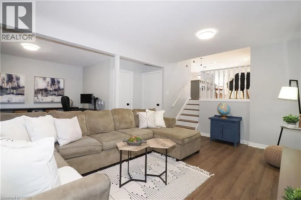 7 CAPRICE Court