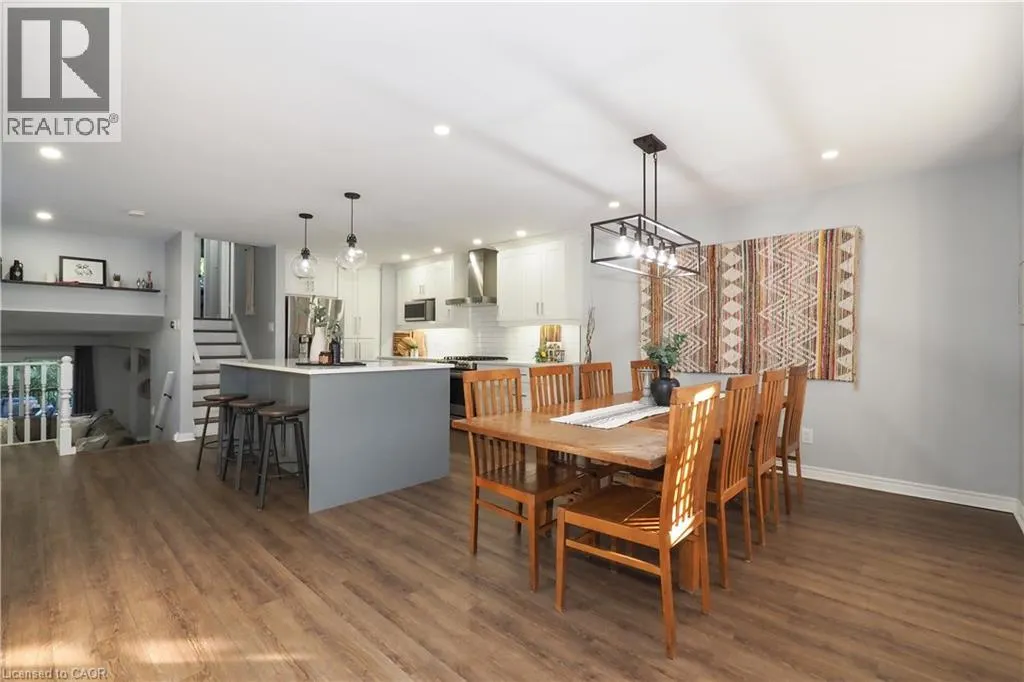 7 CAPRICE Court