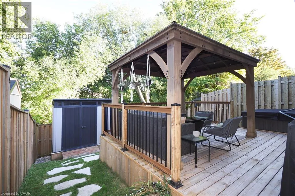7 CAPRICE Court