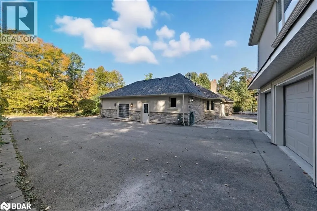 40 ALGONQUIN FOREST Drive