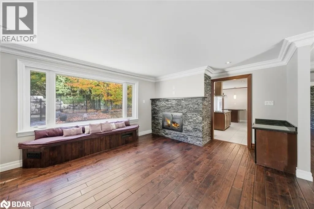 40 ALGONQUIN FOREST Drive