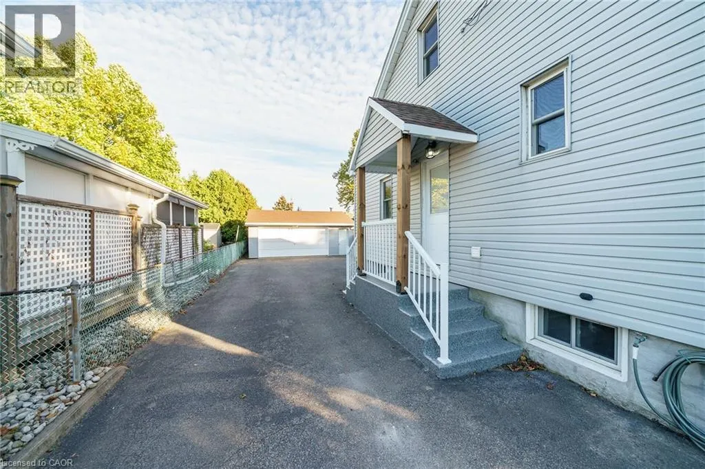 350 POTTRUFF Road N