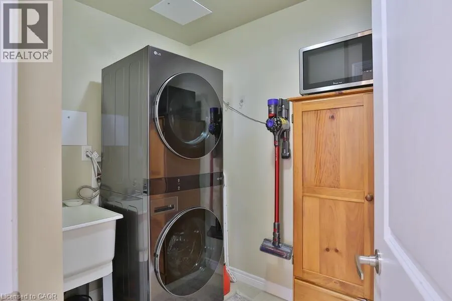 539 BELMONT Avenue W Unit# 608, #608