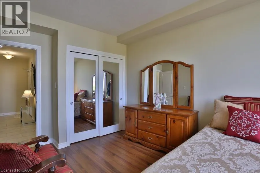 539 BELMONT Avenue W Unit# 608, #608