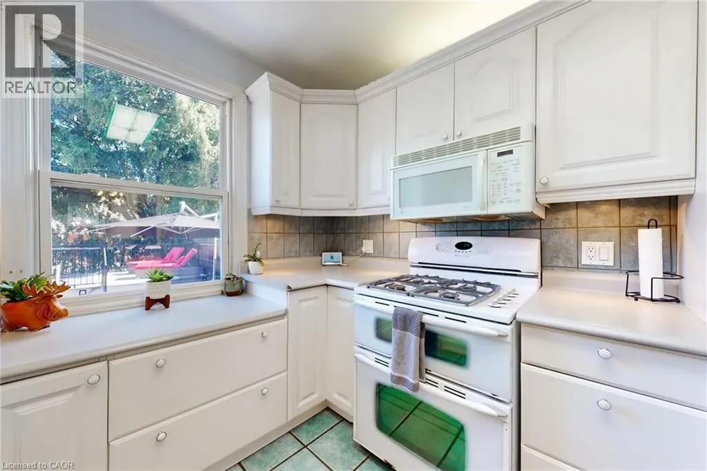 23 SYLVIA Crescent
