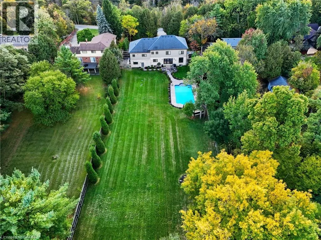 855 AVENUE Road