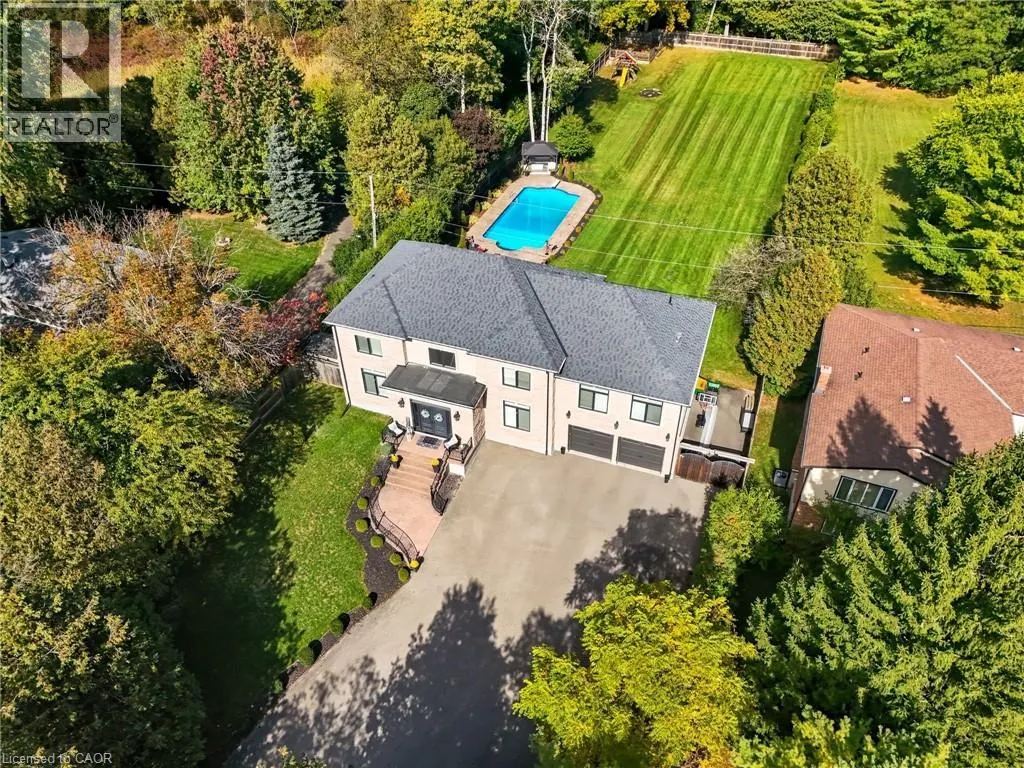 855 AVENUE Road