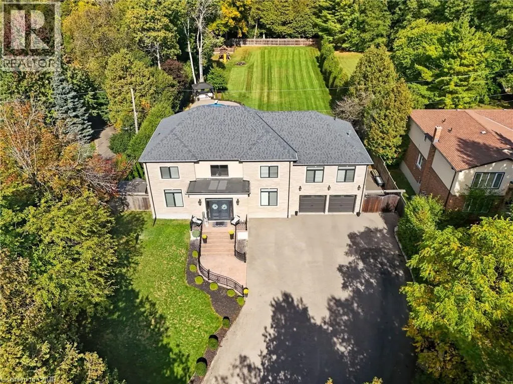 855 AVENUE Road