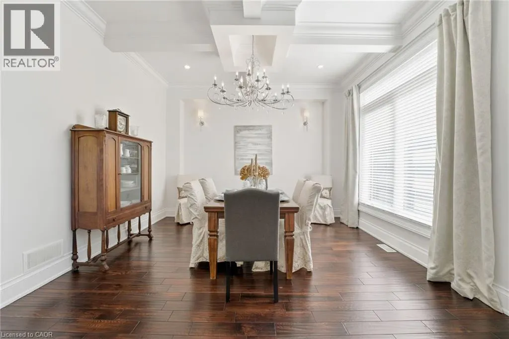 855 AVENUE Road