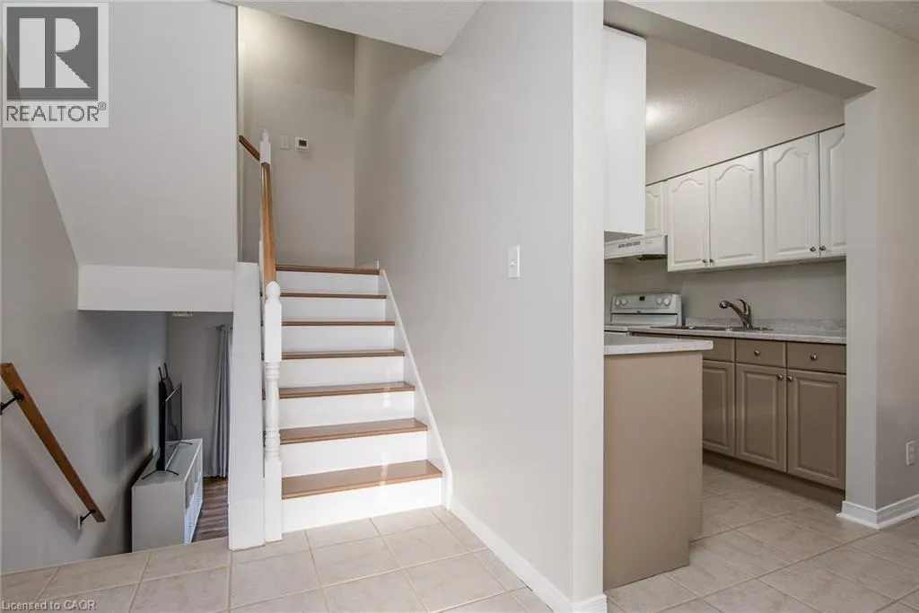 211 VERONICA Drive Unit# 11, #11