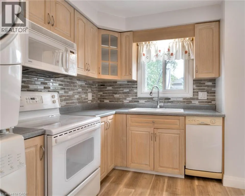 170 WHEATFIELD Crescent Unit# UPPER, #UPPER