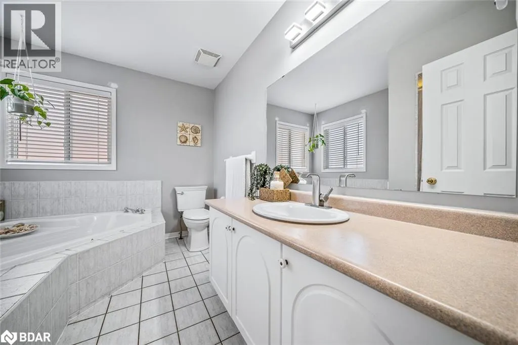 432 WOODSMERE Crescent