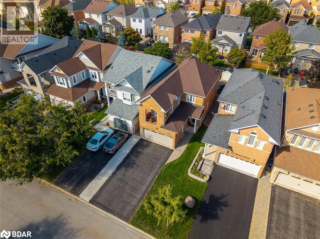 432 WOODSMERE Crescent