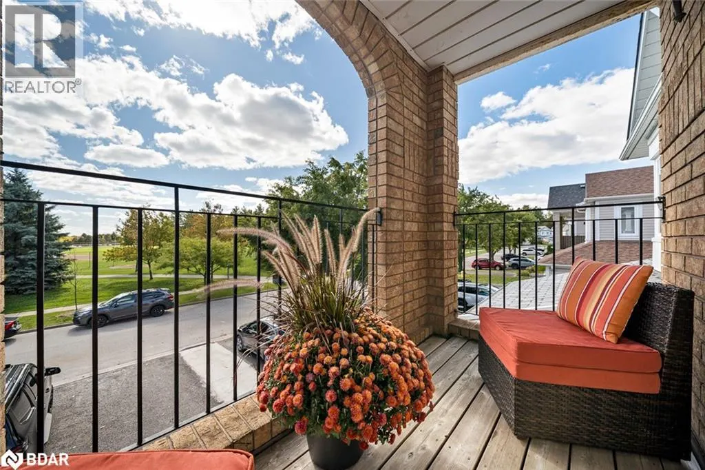 432 WOODSMERE Crescent