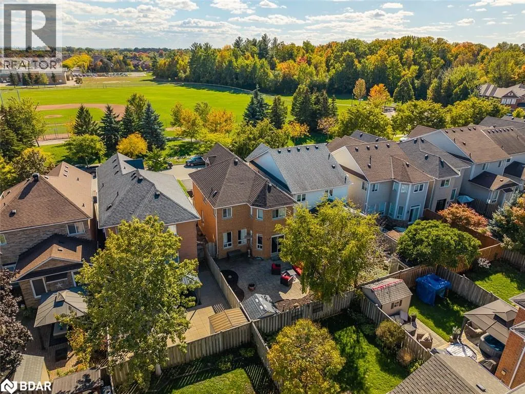 432 WOODSMERE Crescent