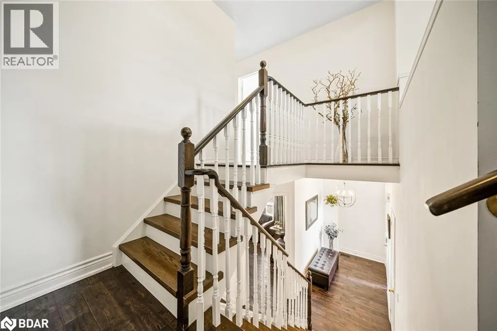 432 WOODSMERE Crescent
