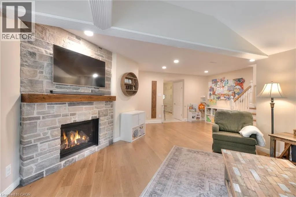 120 MAYFIELD Avenue