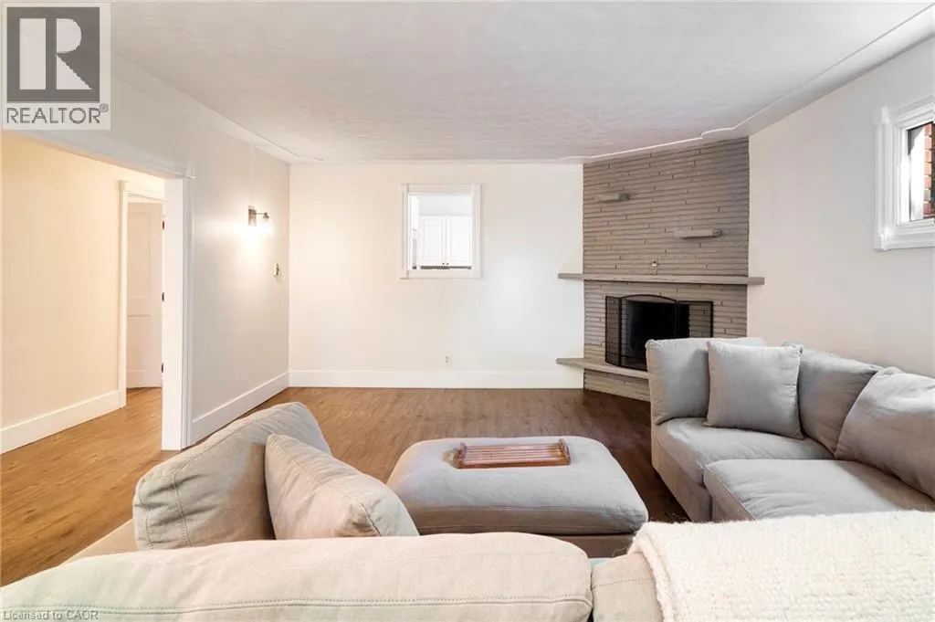 707 ROCKWAY Drive