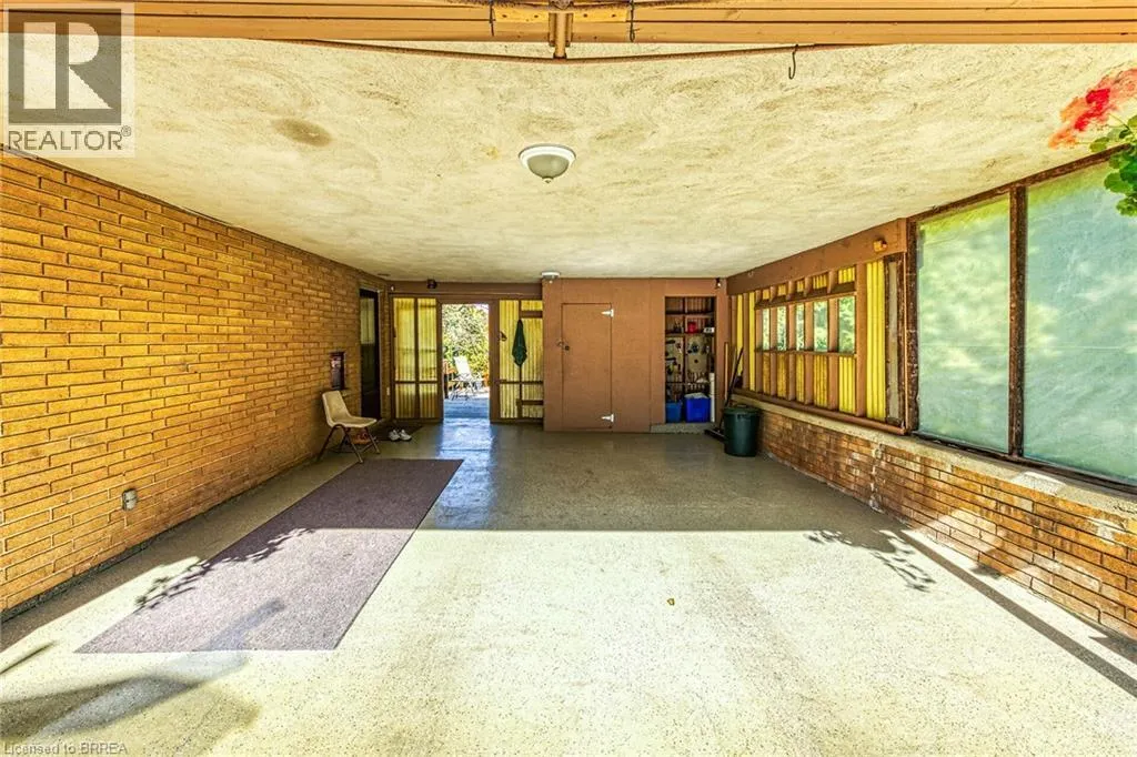 169 GOVERNORS Road E