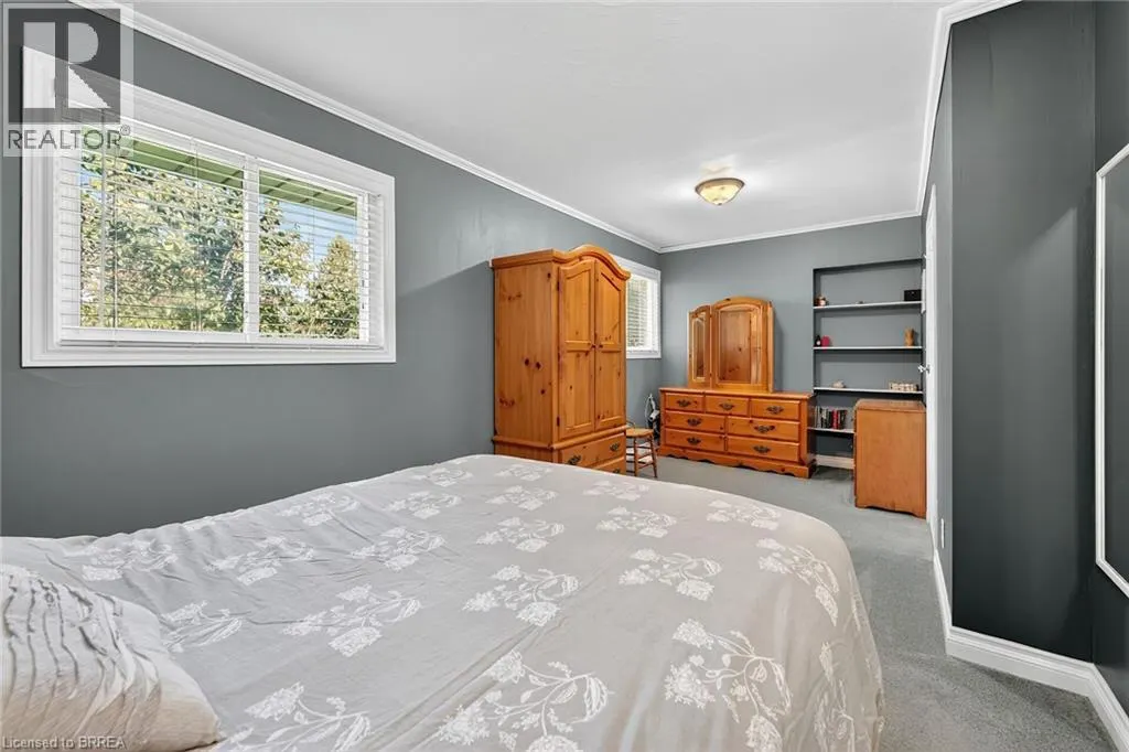 169 GOVERNORS Road E