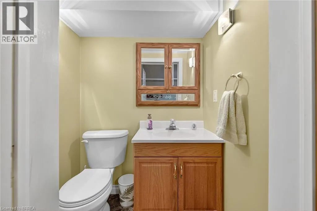 169 GOVERNORS Road E