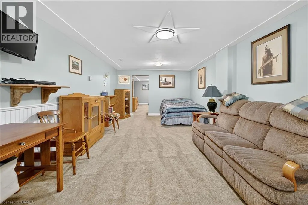169 GOVERNORS Road E