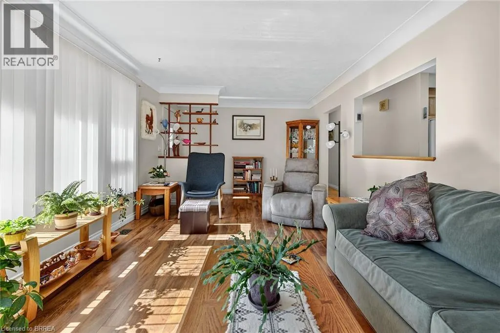 169 GOVERNORS Road E