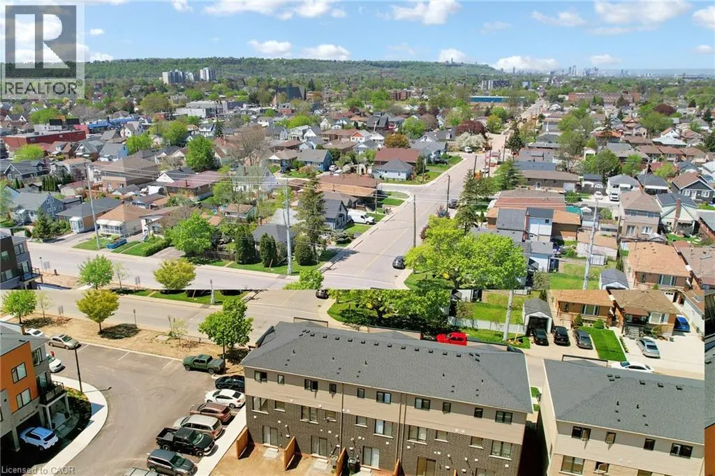 2 REID AVENUE NORTH Avenue