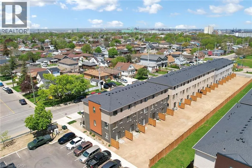 2 REID AVENUE NORTH Avenue