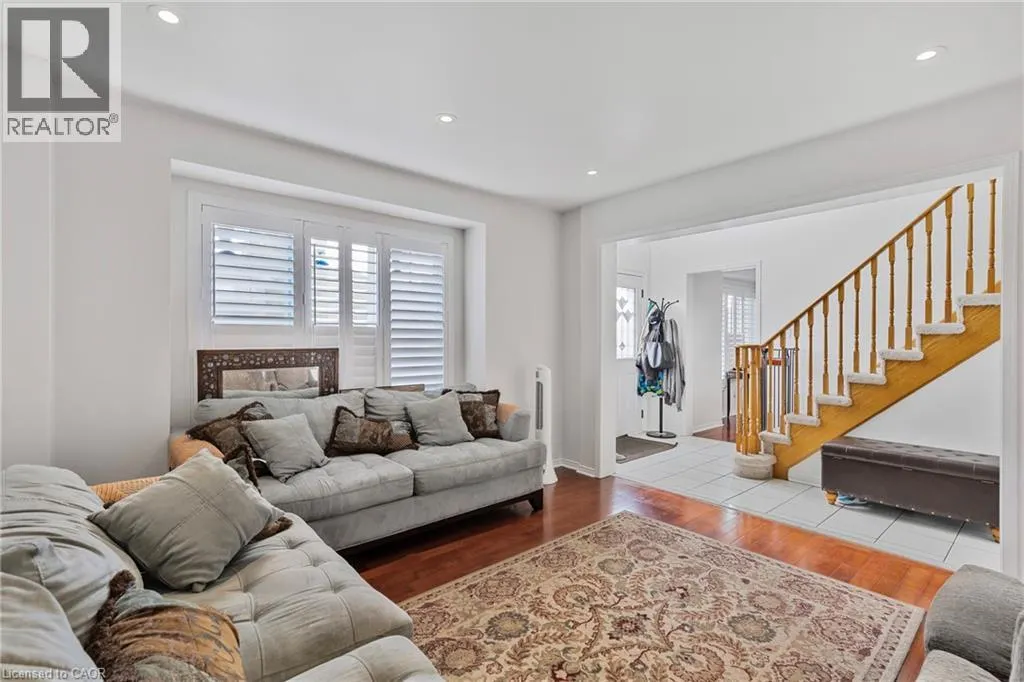 1060 FOXGLOVE Place