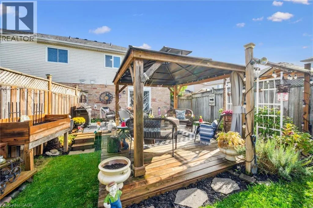 73 HACKBERRY Street