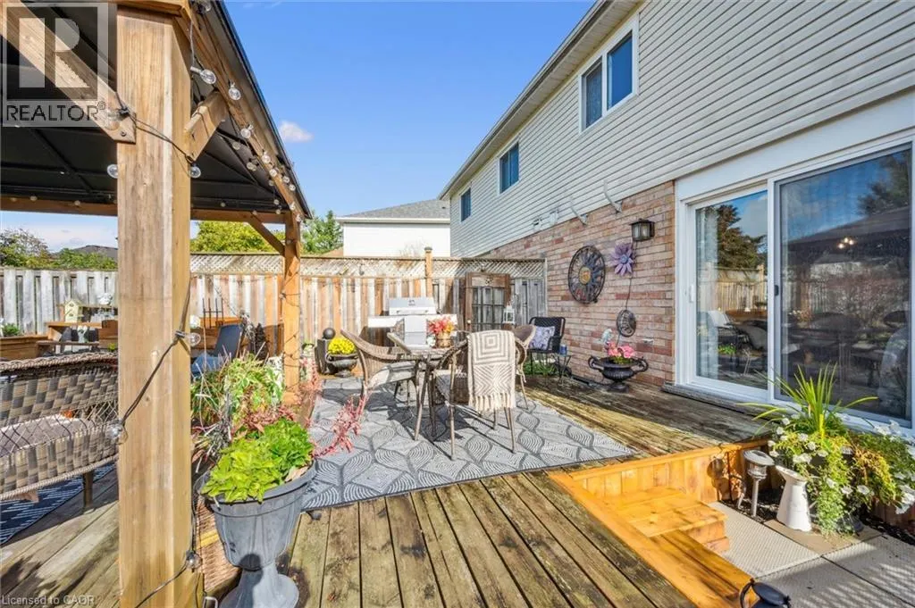 73 HACKBERRY Street