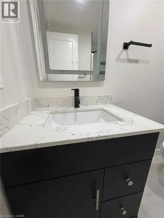 28 VICTOR Boulevard Unit# LOWER, #LOWER