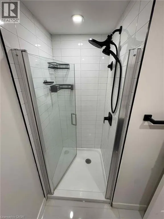 28 VICTOR Boulevard Unit# LOWER, #LOWER