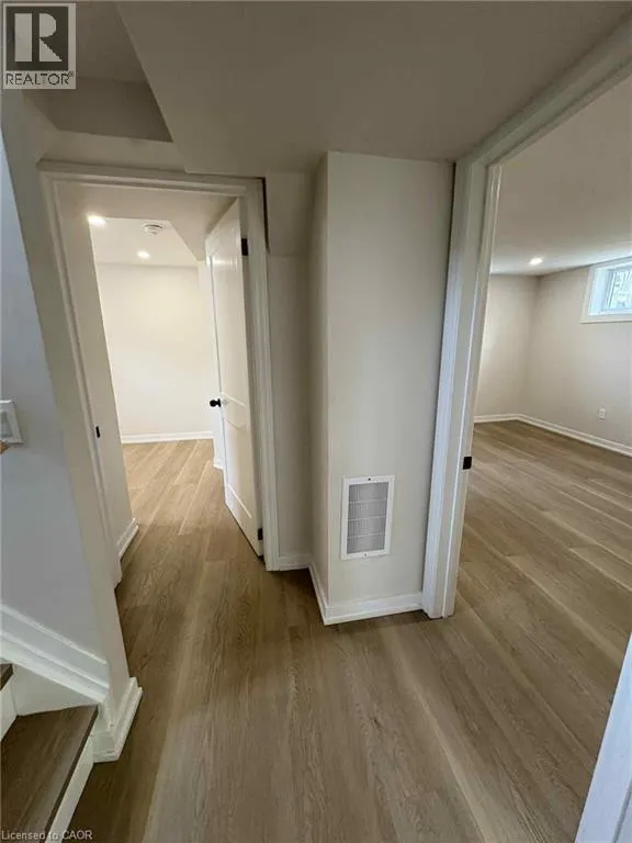 28 VICTOR Boulevard Unit# LOWER, #LOWER