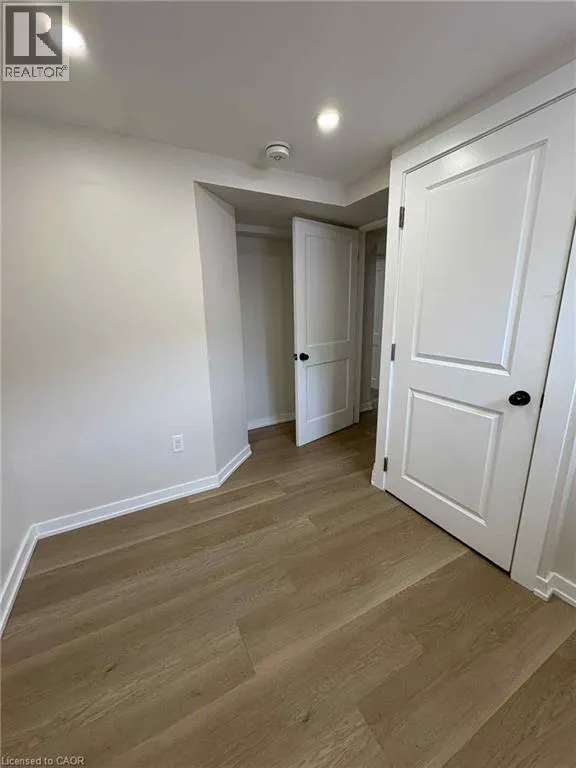 28 VICTOR Boulevard Unit# LOWER, #LOWER