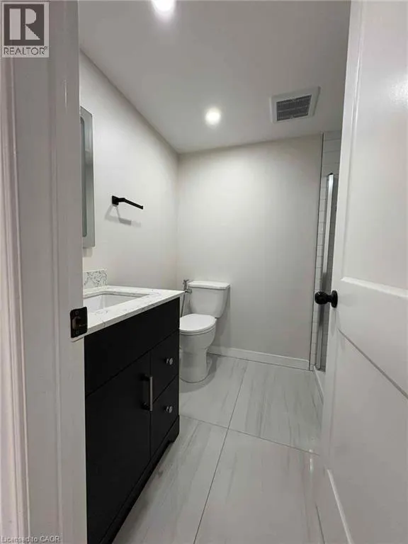 28 VICTOR Boulevard Unit# LOWER, #LOWER