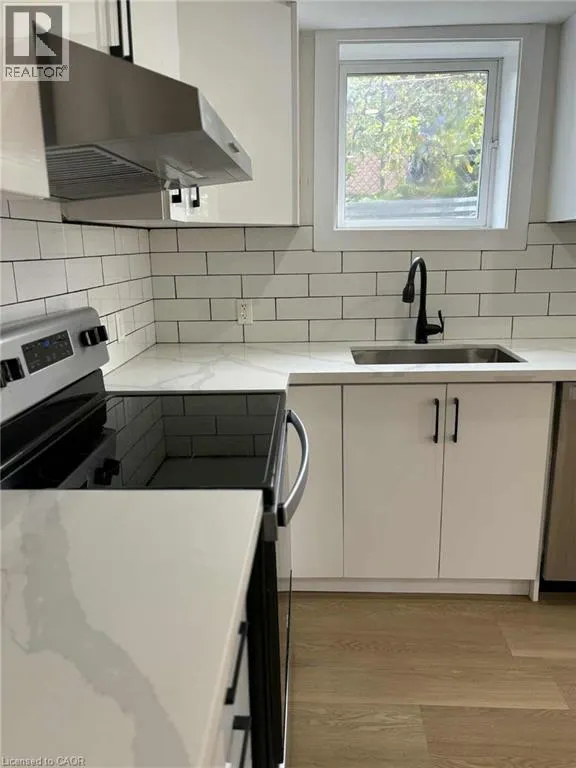 28 VICTOR Boulevard Unit# LOWER, #LOWER