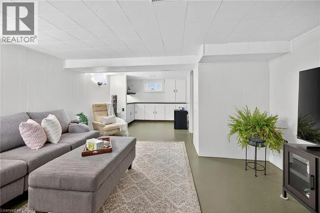 238 EAST 43RD Street