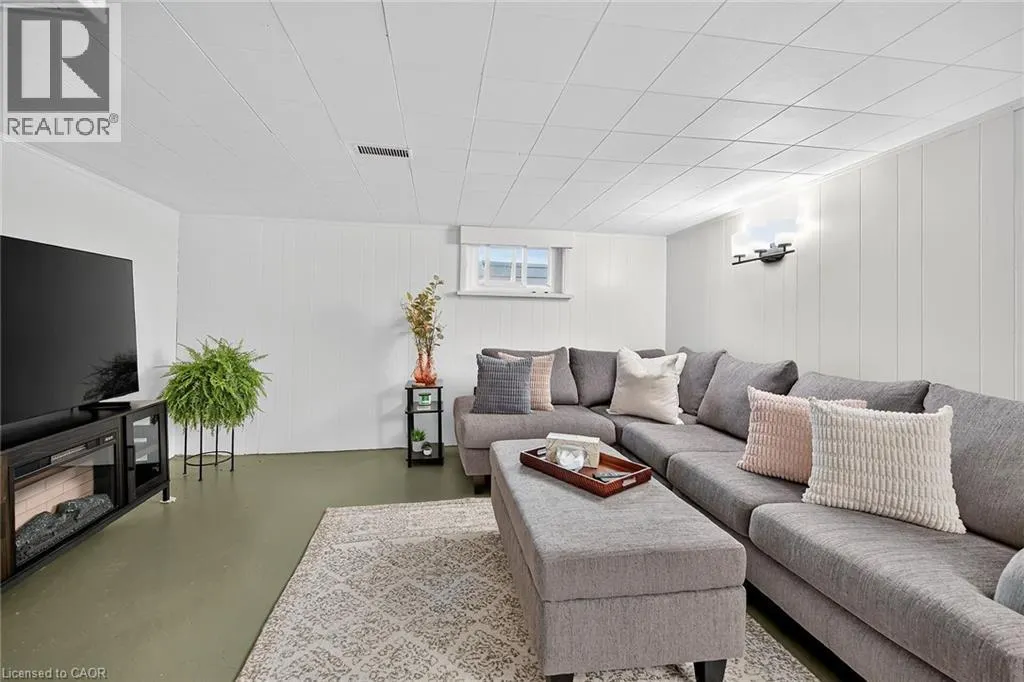 238 EAST 43RD Street