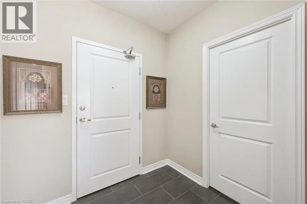 539 BELMONT Avenue W Unit# 201, #201