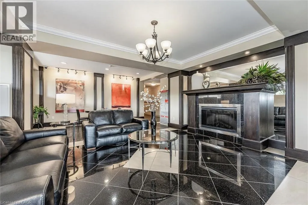 539 BELMONT Avenue W Unit# 201, #201