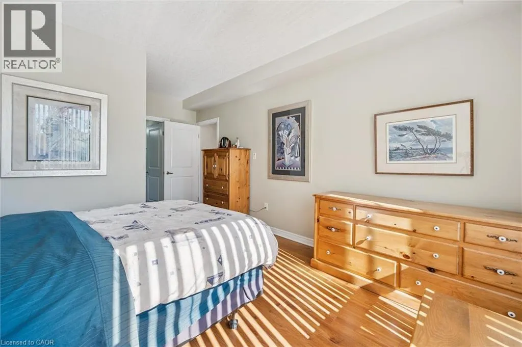 539 BELMONT Avenue W Unit# 201, #201